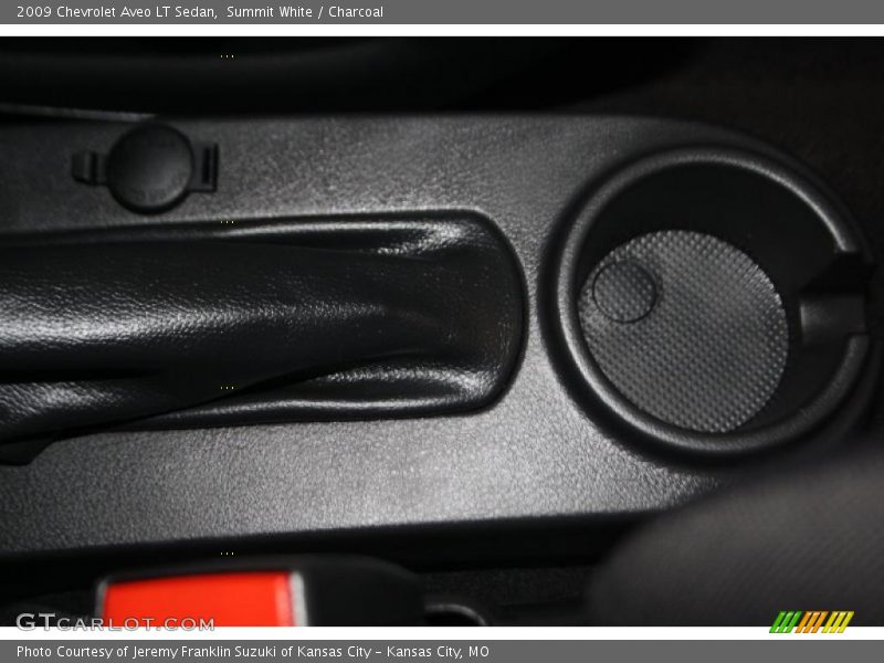 Summit White / Charcoal 2009 Chevrolet Aveo LT Sedan