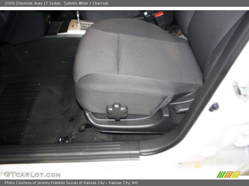 Summit White / Charcoal 2009 Chevrolet Aveo LT Sedan