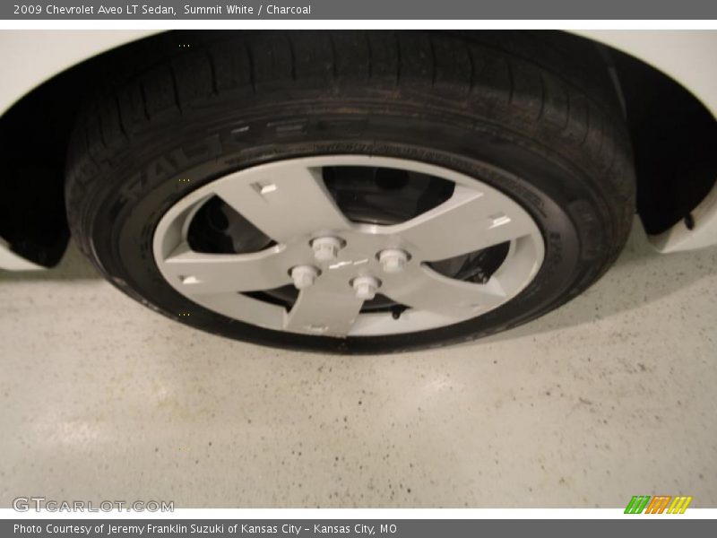 Summit White / Charcoal 2009 Chevrolet Aveo LT Sedan