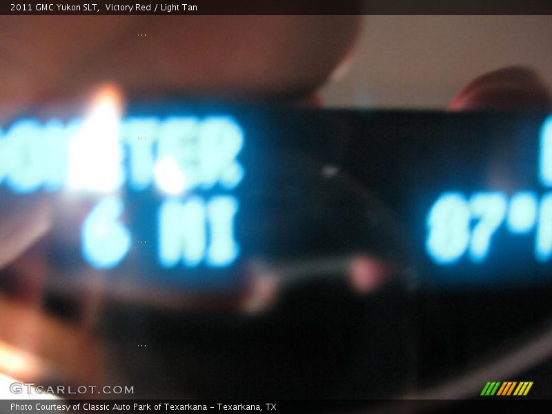 Victory Red / Light Tan 2011 GMC Yukon SLT