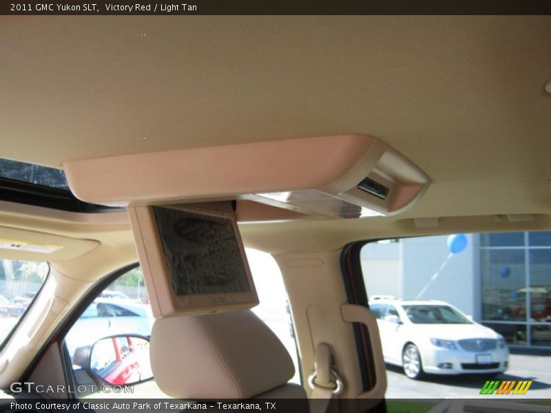 Victory Red / Light Tan 2011 GMC Yukon SLT