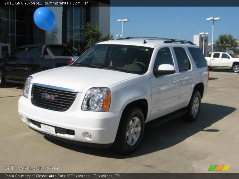 Summit White / Light Tan 2011 GMC Yukon SLE