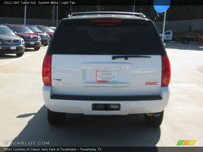 Summit White / Light Tan 2011 GMC Yukon SLE