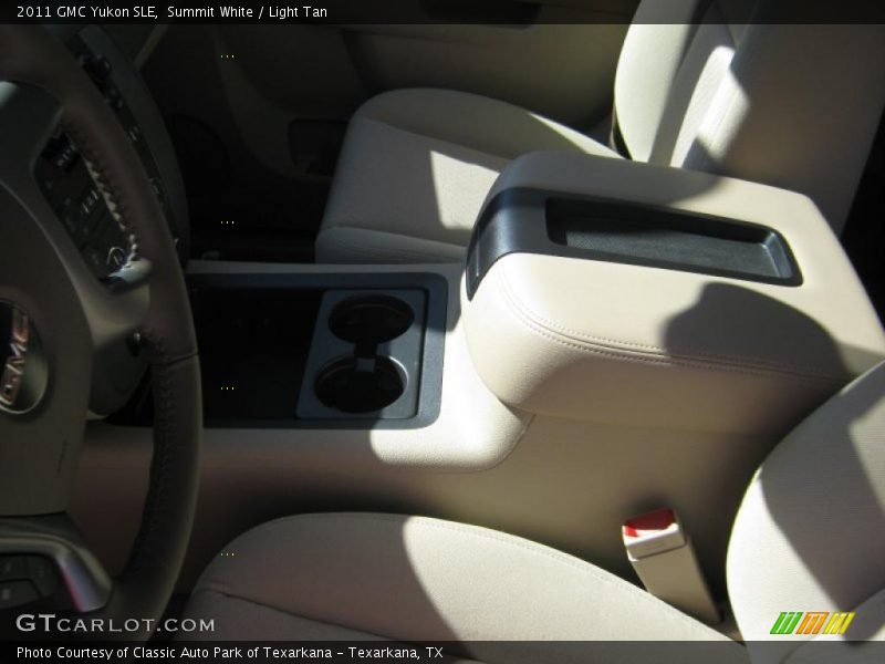 Summit White / Light Tan 2011 GMC Yukon SLE