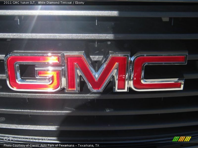 White Diamond Tintcoat / Ebony 2011 GMC Yukon SLT
