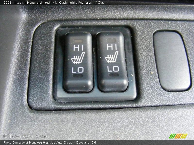 Glacier White Pearlescent / Gray 2002 Mitsubishi Montero Limited 4x4