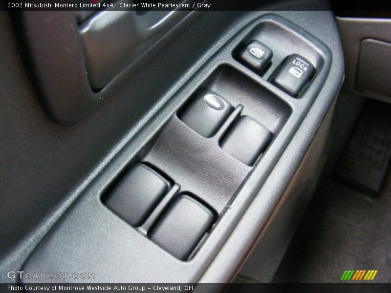 Glacier White Pearlescent / Gray 2002 Mitsubishi Montero Limited 4x4