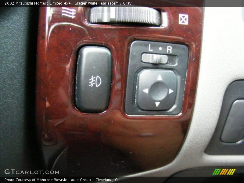 Glacier White Pearlescent / Gray 2002 Mitsubishi Montero Limited 4x4