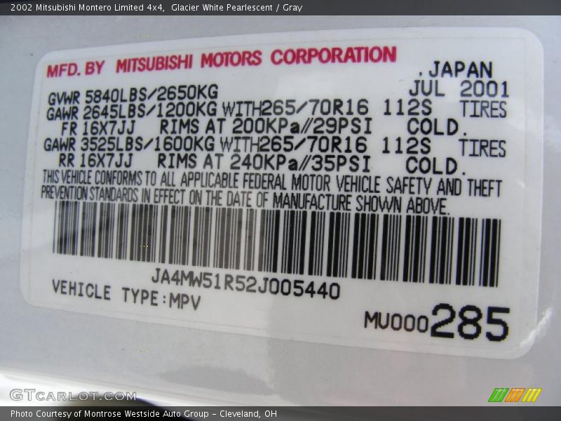 Glacier White Pearlescent / Gray 2002 Mitsubishi Montero Limited 4x4