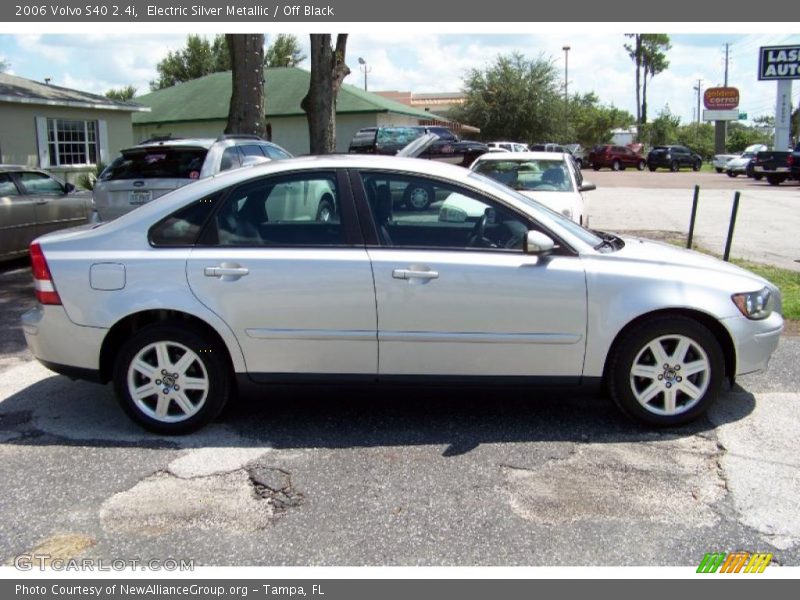Electric Silver Metallic / Off Black 2006 Volvo S40 2.4i