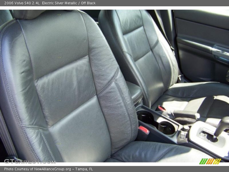 Electric Silver Metallic / Off Black 2006 Volvo S40 2.4i