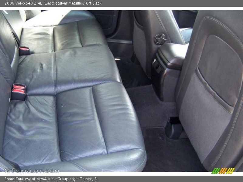 Electric Silver Metallic / Off Black 2006 Volvo S40 2.4i