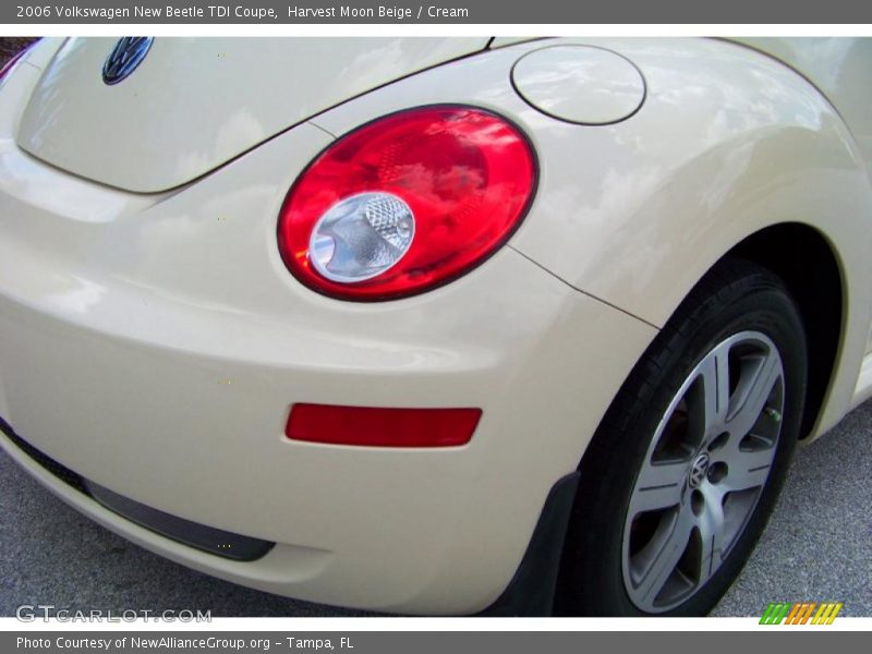 Harvest Moon Beige / Cream 2006 Volkswagen New Beetle TDI Coupe