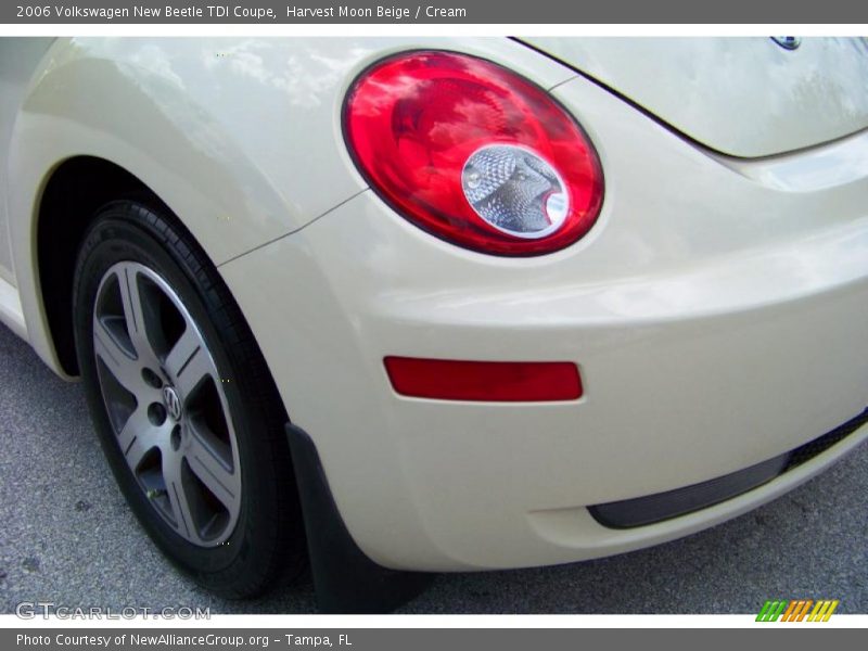 Harvest Moon Beige / Cream 2006 Volkswagen New Beetle TDI Coupe