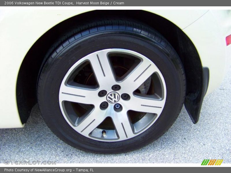 Harvest Moon Beige / Cream 2006 Volkswagen New Beetle TDI Coupe