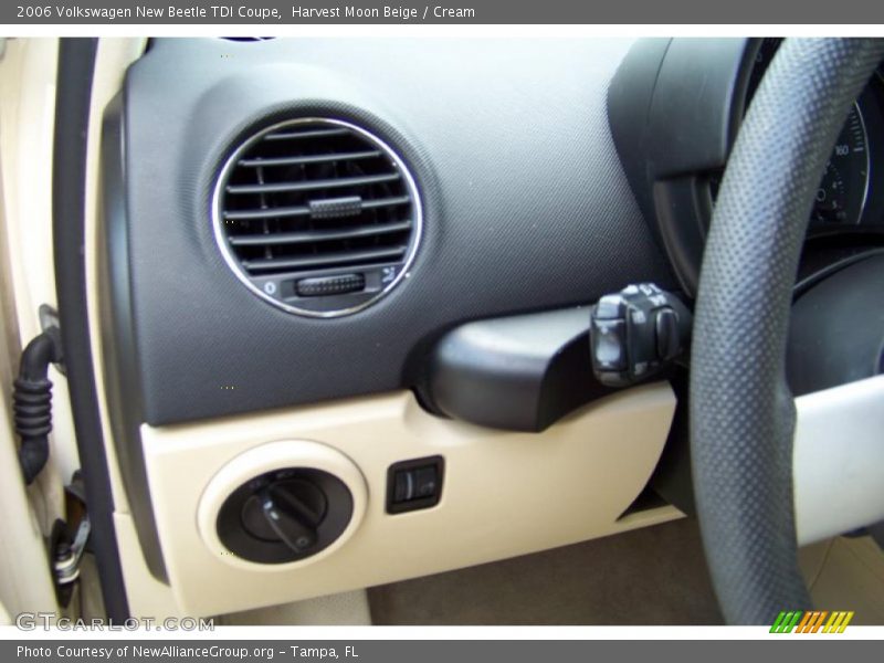 Harvest Moon Beige / Cream 2006 Volkswagen New Beetle TDI Coupe