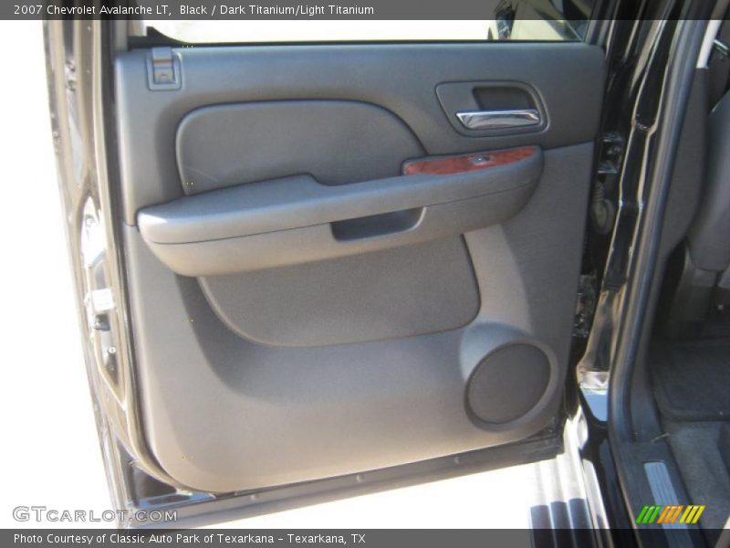 Black / Dark Titanium/Light Titanium 2007 Chevrolet Avalanche LT
