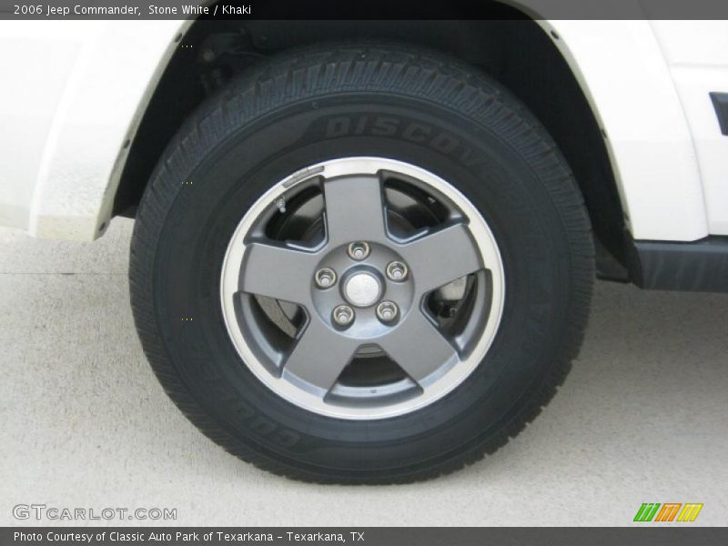 Stone White / Khaki 2006 Jeep Commander