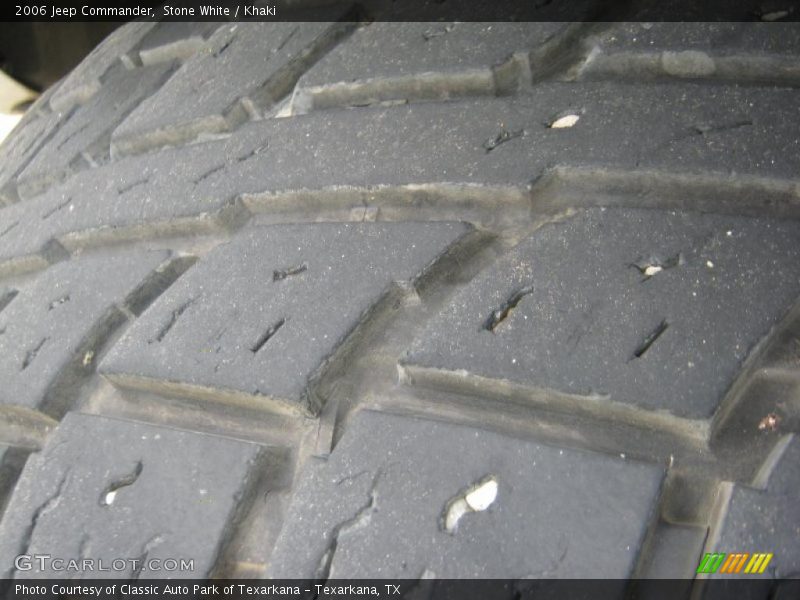 Stone White / Khaki 2006 Jeep Commander