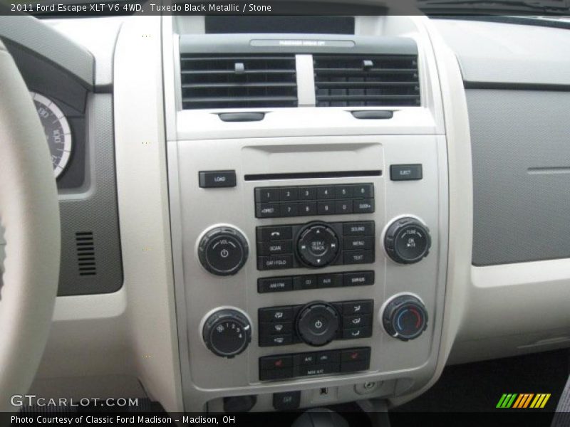 Tuxedo Black Metallic / Stone 2011 Ford Escape XLT V6 4WD