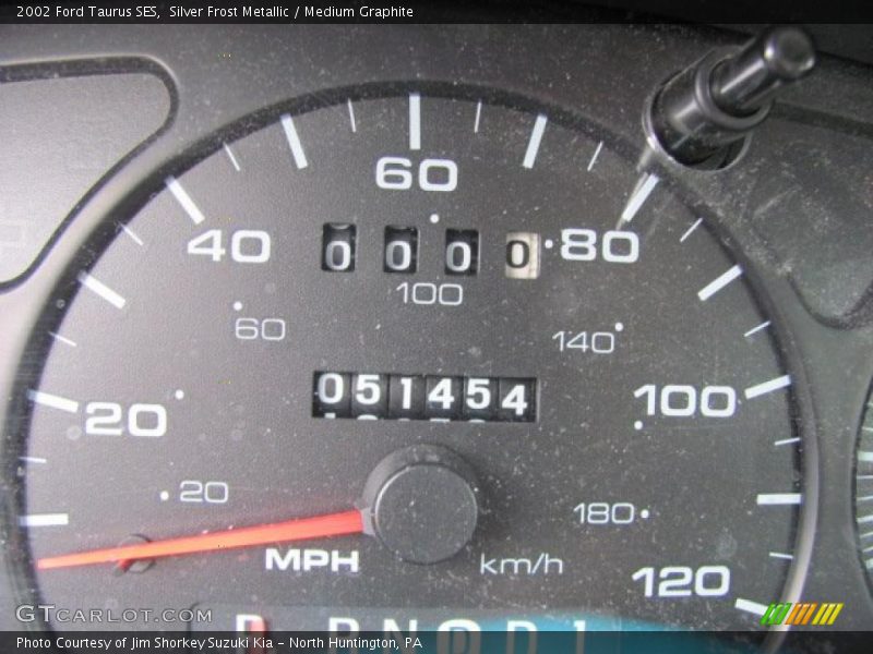 Silver Frost Metallic / Medium Graphite 2002 Ford Taurus SES