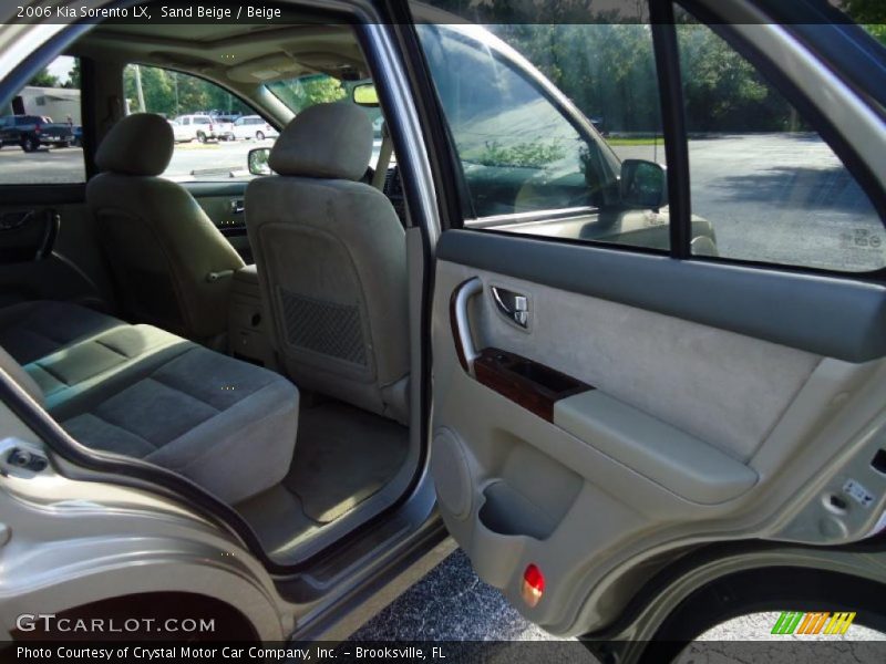 Sand Beige / Beige 2006 Kia Sorento LX