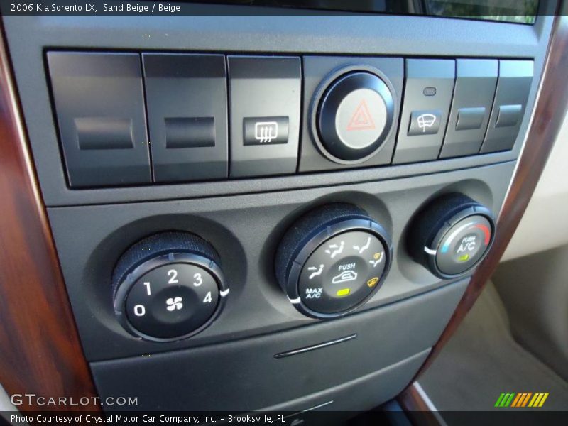 Sand Beige / Beige 2006 Kia Sorento LX