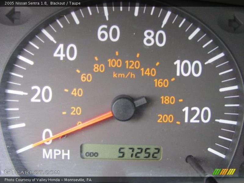 Blackout / Taupe 2005 Nissan Sentra 1.8