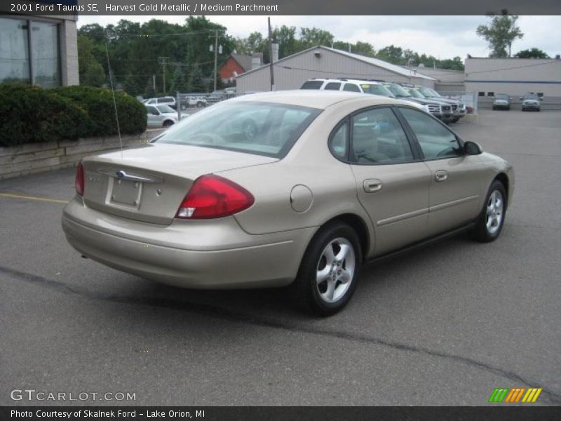 Harvest Gold Metallic / Medium Parchment 2001 Ford Taurus SE