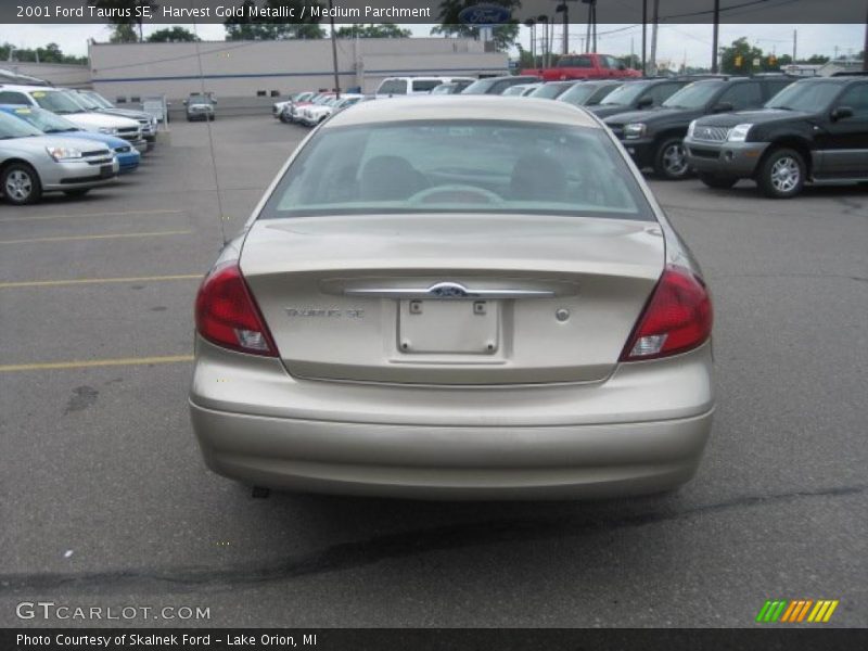 Harvest Gold Metallic / Medium Parchment 2001 Ford Taurus SE