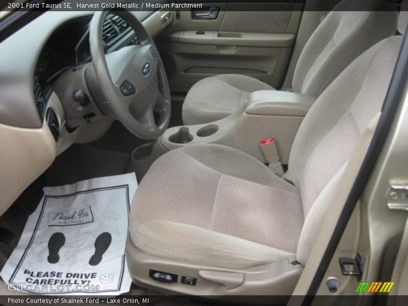 Harvest Gold Metallic / Medium Parchment 2001 Ford Taurus SE