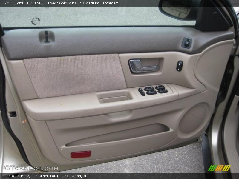 Harvest Gold Metallic / Medium Parchment 2001 Ford Taurus SE