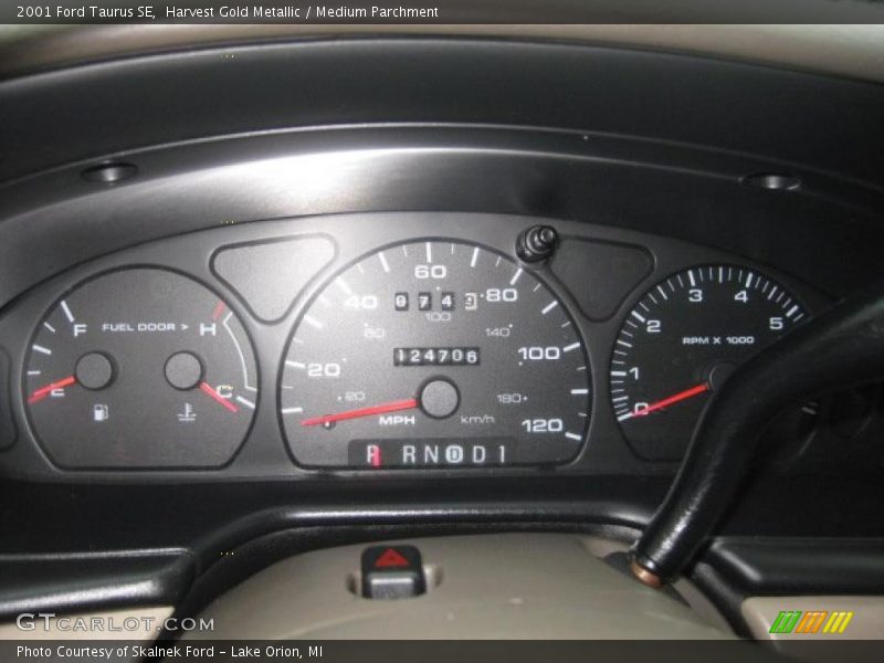 Harvest Gold Metallic / Medium Parchment 2001 Ford Taurus SE