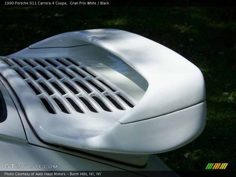 Gran Prix White / Black 1990 Porsche 911 Carrera 4 Coupe