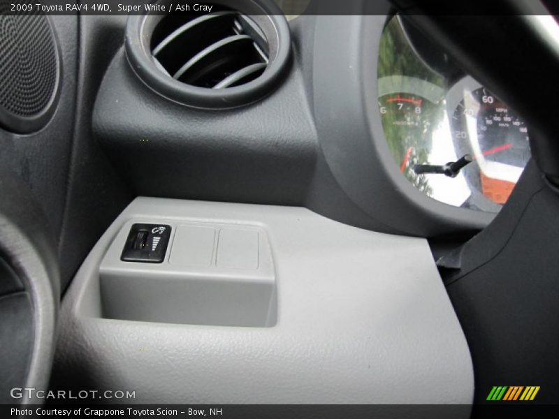 Super White / Ash Gray 2009 Toyota RAV4 4WD