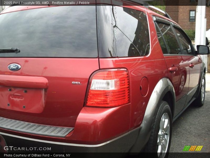 Redfire Metallic / Pebble 2005 Ford Freestyle SEL AWD