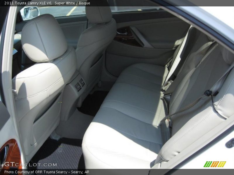 Super White / Bisque 2011 Toyota Camry XLE V6