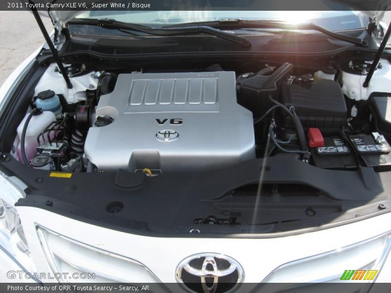 Super White / Bisque 2011 Toyota Camry XLE V6
