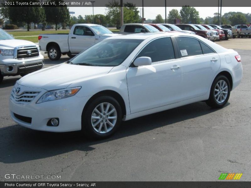 Super White / Ash 2011 Toyota Camry XLE V6