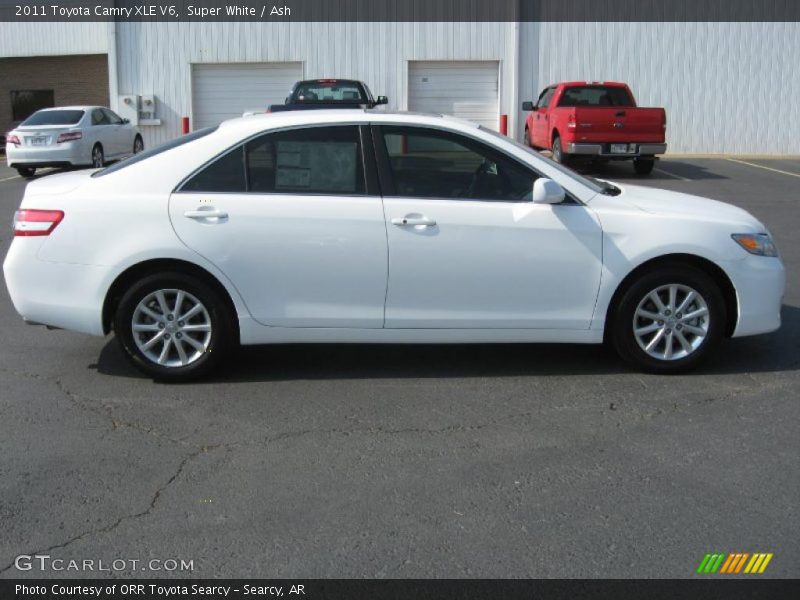 Super White / Ash 2011 Toyota Camry XLE V6