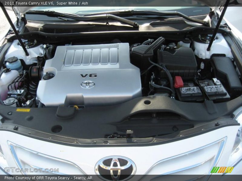 Super White / Ash 2011 Toyota Camry XLE V6