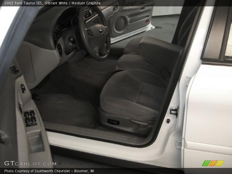 Vibrant White / Medium Graphite 2002 Ford Taurus SES