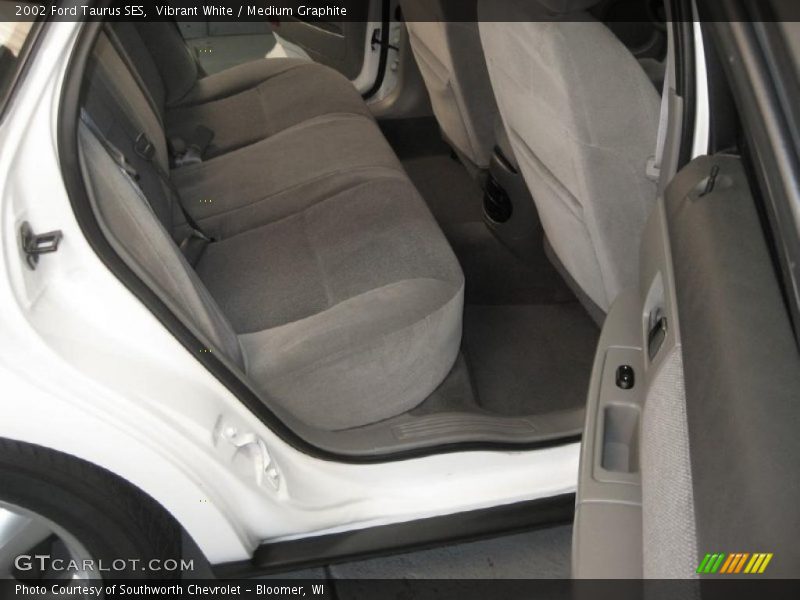 Vibrant White / Medium Graphite 2002 Ford Taurus SES