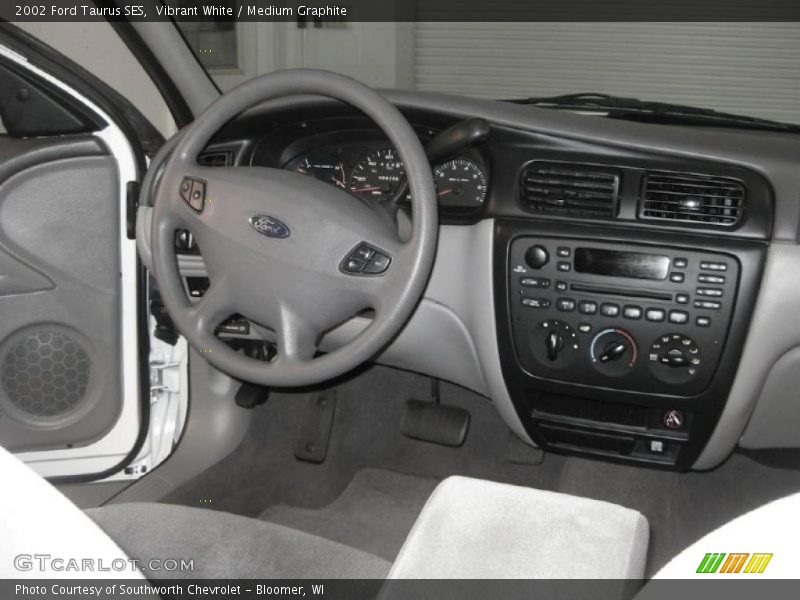 Vibrant White / Medium Graphite 2002 Ford Taurus SES