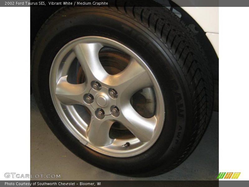 Vibrant White / Medium Graphite 2002 Ford Taurus SES
