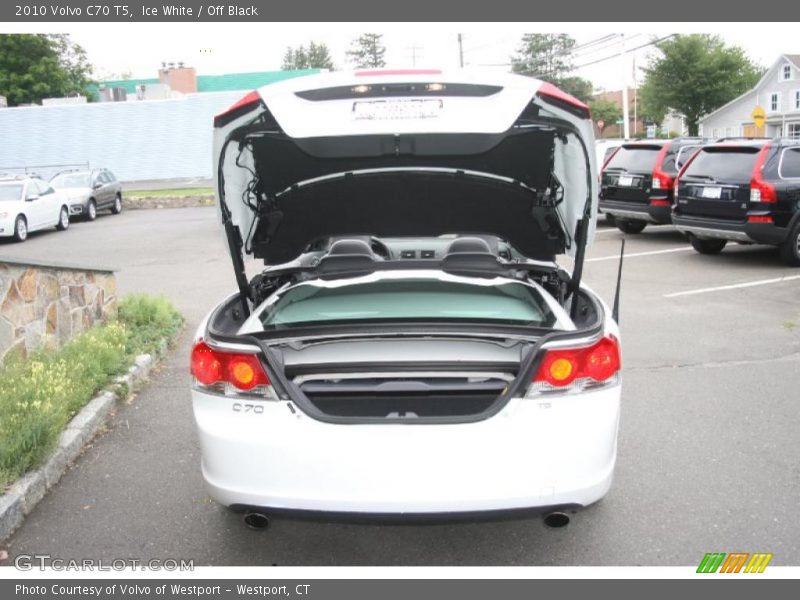 Ice White / Off Black 2010 Volvo C70 T5
