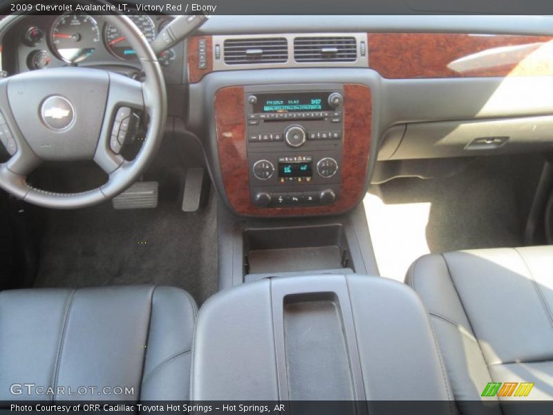 Victory Red / Ebony 2009 Chevrolet Avalanche LT
