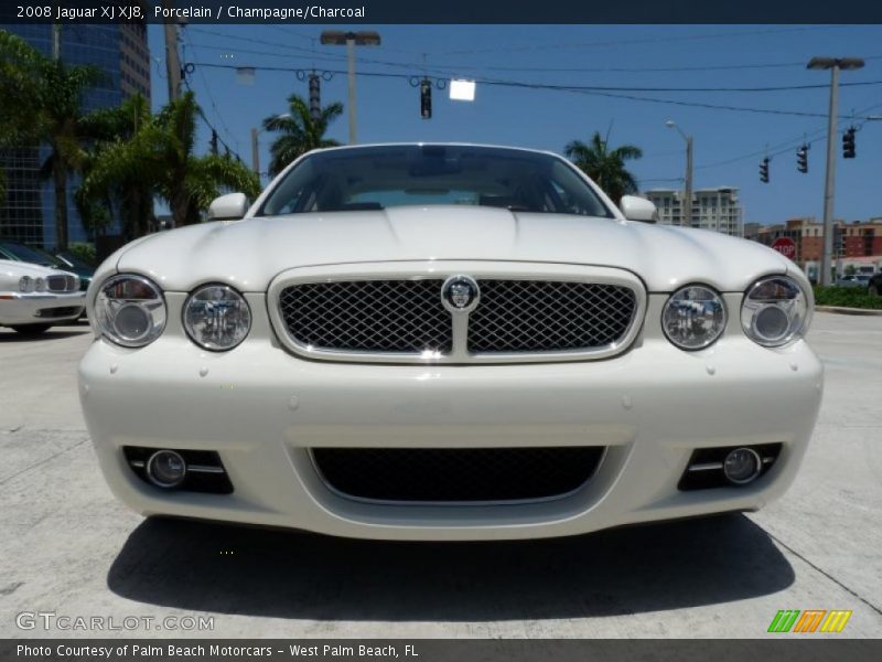 Porcelain / Champagne/Charcoal 2008 Jaguar XJ XJ8