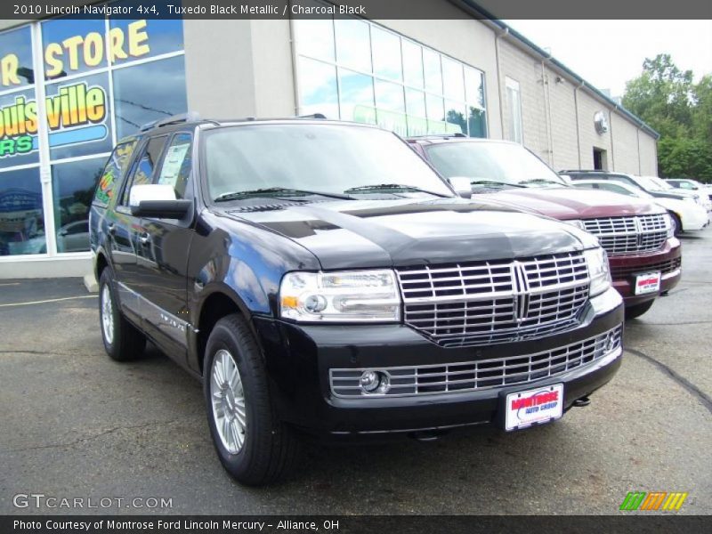 Tuxedo Black Metallic / Charcoal Black 2010 Lincoln Navigator 4x4