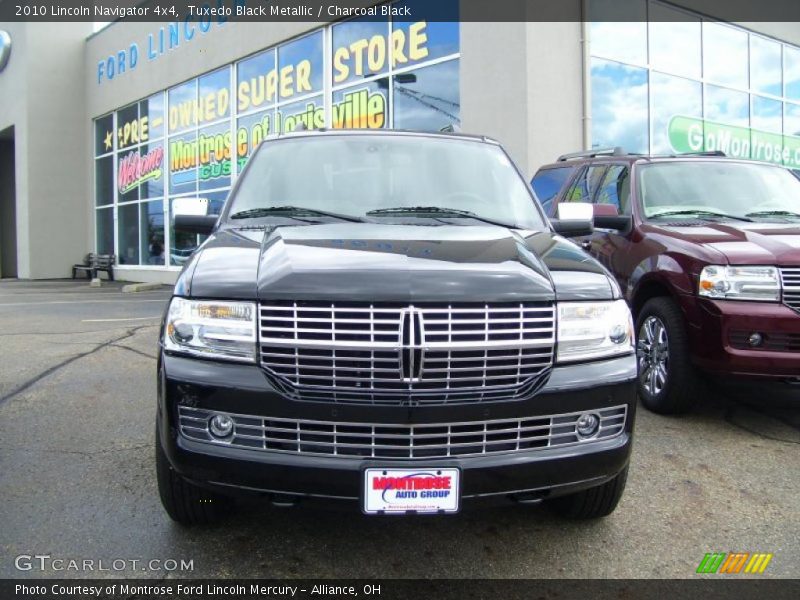 Tuxedo Black Metallic / Charcoal Black 2010 Lincoln Navigator 4x4